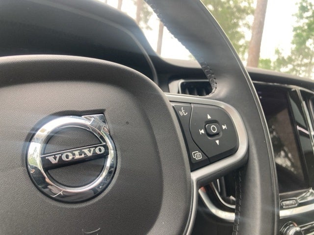 2022 Volvo S60 B5 Momentum
